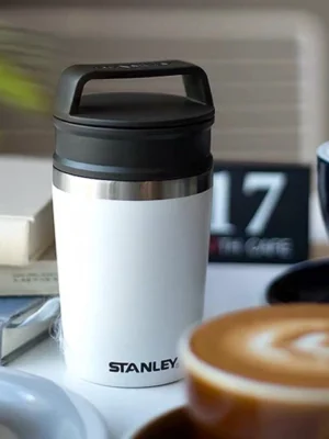 Stanley Adventure Short-Stack Travel Mug 8Oz แก้วกาแฟร้อน ขาว